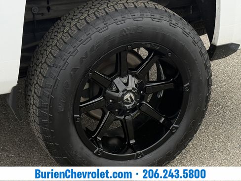 Used 2018 Chevrolet Silverado 1500 LT w/ All Star Edition image 28