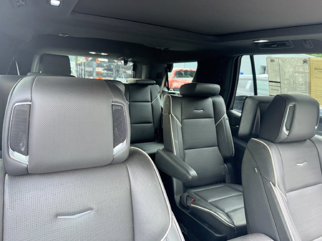 Used 2025 Cadillac Escalade Sport w/ Touring Package AWD/4WD image 34