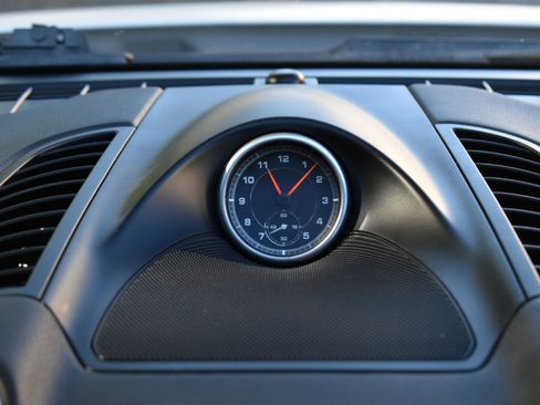 Used 2018 Porsche Cayenne Platinum Edition image 20