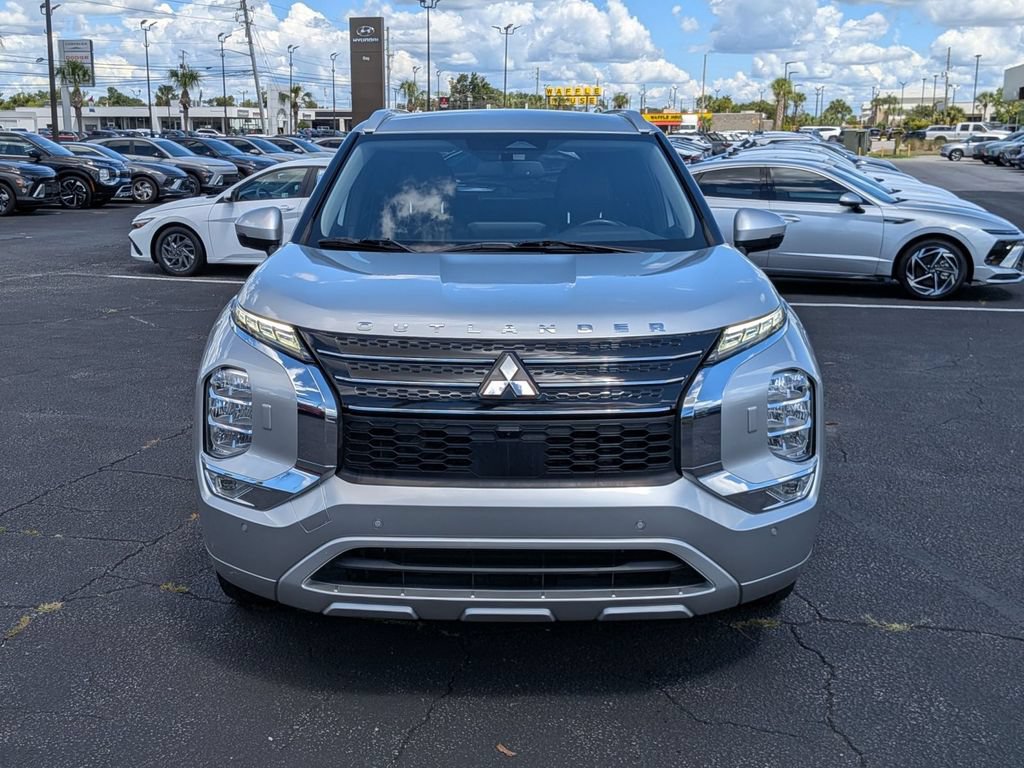 Used 2023 Mitsubishi Outlander SEL AWD/4WD image 2