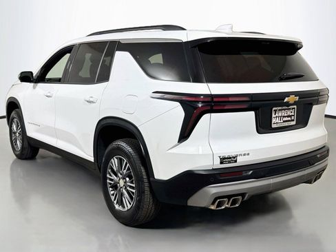 Certified 2026 Chevrolet Traverse LT w/ Driver Confidence Package FWD image 6
