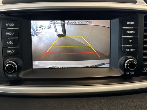 Used 2020 Kia Sorento S AWD/4WD image 16