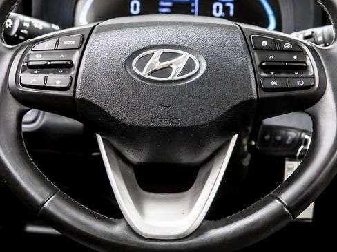 Used 2023 Hyundai Venue SEL FWD image 24