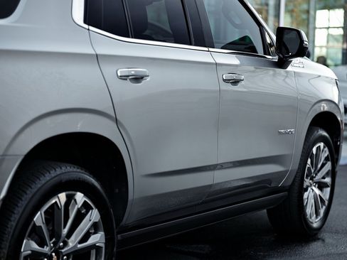 Used 2025 Chevrolet Tahoe High Country image 8