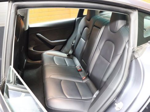 Used 2022 Tesla Model 3 image 40