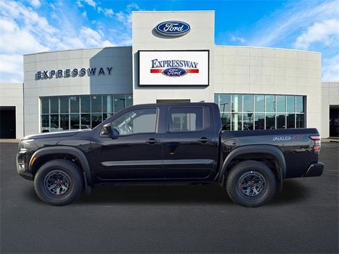 Used 2025 Nissan Frontier PRO-4X w/ Pro Convenience Package image 9