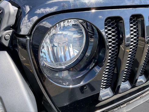 Used 2022 Jeep Wrangler Sport AWD/4WD image 28