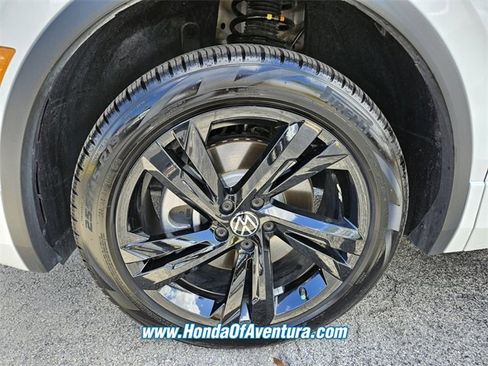 Used 2024 Volkswagen Tiguan SE R-Line image 15