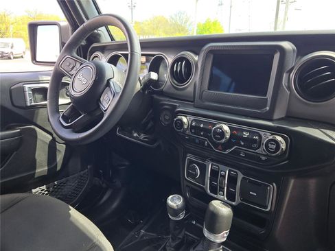 Used 2023 Jeep Wrangler Unlimited w/ Cold Weather Group AWD/4WD image 8