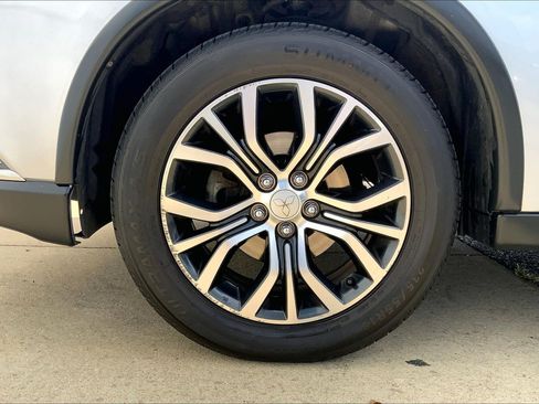 Used 2018 Mitsubishi Outlander SE FWD image 11