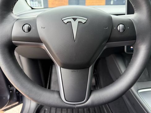 Used 2023 Tesla Model Y Long Range AWD/4WD image 26