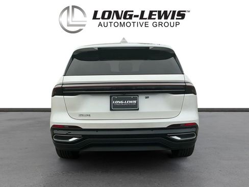 Certified 2024 Lincoln Nautilus Premier image 5