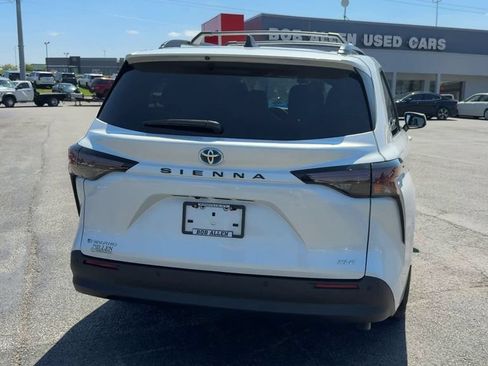 Used 2025 Toyota Sienna XLE w/ XLE Plus Package AWD/4WD image 6