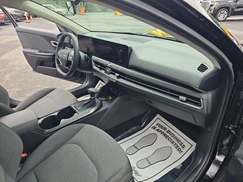 Used 2025 Kia K4 image 19
