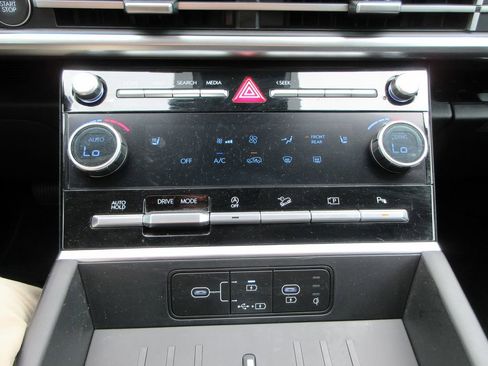 Used 2025 Hyundai Santa Fe SEL FWD image 28