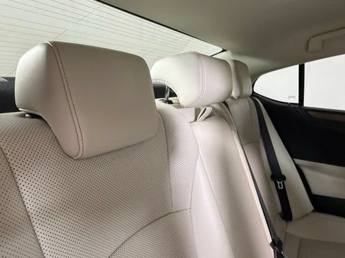 Used 2024 Lexus ES 350 w/ Premium Package FWD image 26