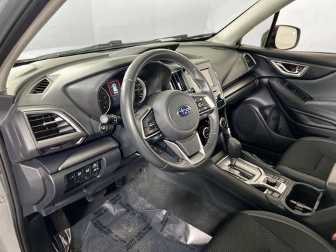 Used 2023 Subaru Forester Premium image 9