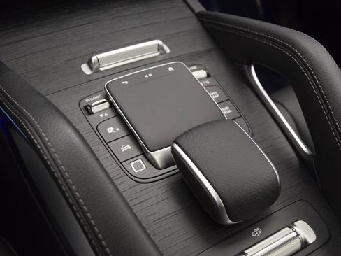 Used 2026 Mercedes-Benz GLS 450 4MATIC image 33