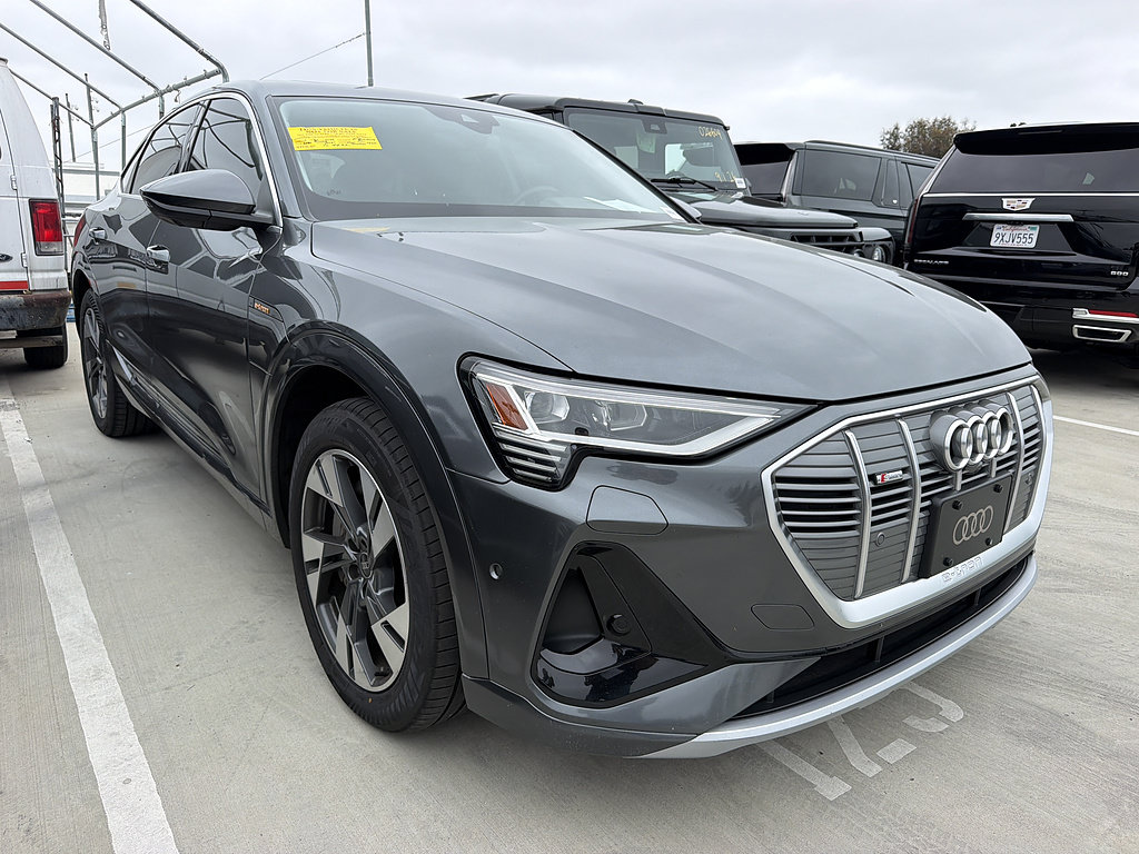 Used 2021 Audi e-tron Premium Plus w/ Premium Plus Package AWD/4WD image 2