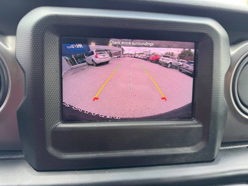 Used 2023 Jeep Wrangler Unlimited w/ Cold Weather Group image 24