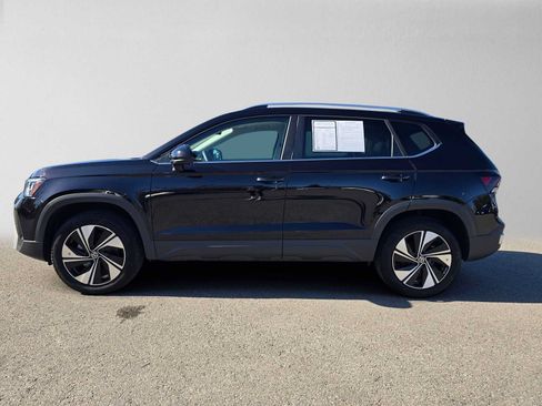 Used 2026 Volkswagen Taos SE AWD/4WD image 6