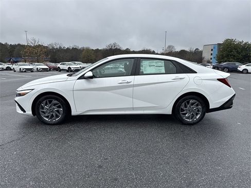 New 2026 Hyundai Elantra Blue image 4