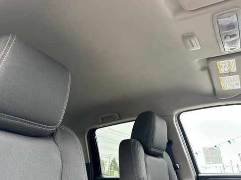 Used 2023 Nissan Frontier SV image 16