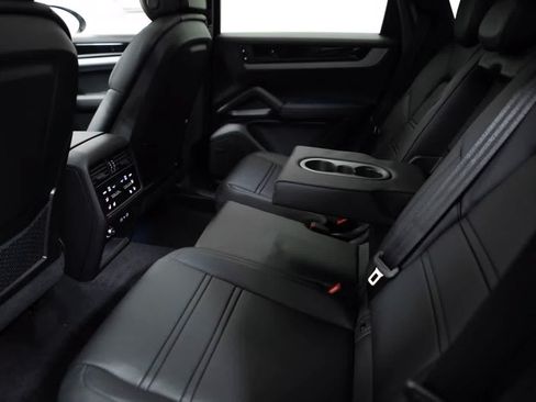 Certified 2026 Porsche Cayenne S AWD/4WD image 36