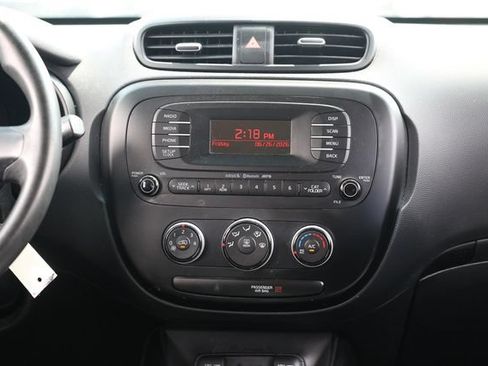 Used 2016 Kia Soul FWD image 36