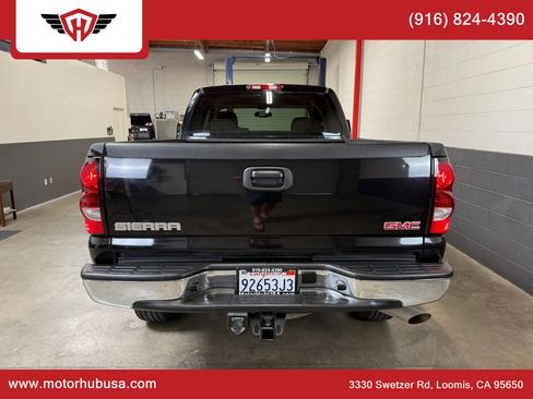 Used 2007 GMC Sierra 2500 SLE w/ Onstar Plus Package AWD/4WD image 7