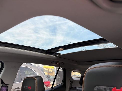 Used 2022 GMC Terrain AT4 w/ Infotainment Package II image 9