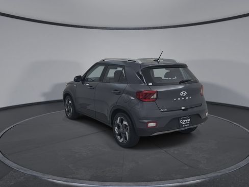 Used 2025 Hyundai Venue SEL FWD image 12