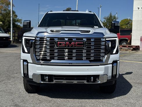 Used 2026 GMC Sierra 2500 Denali w/ Technology Package AWD/4WD image 3