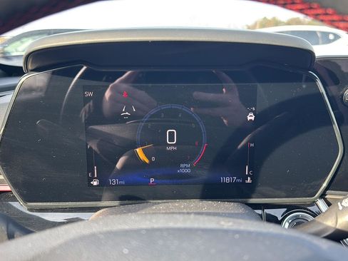 Used 2024 Chevrolet Trax RS w/ Sunroof Package image 16