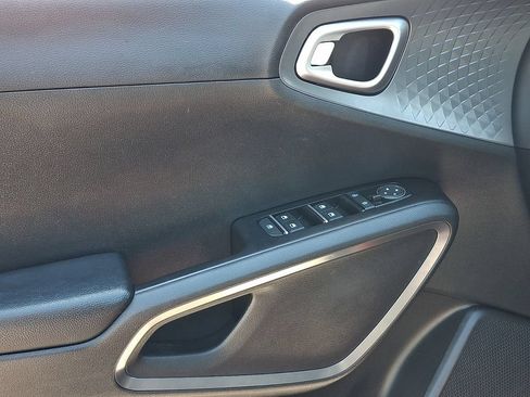 Used 2021 Kia Soul GT-Line FWD image 12