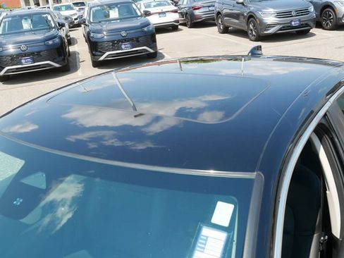 Used 2022 Honda Civic Touring image 11