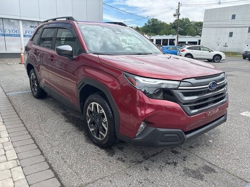 Used 2025 Subaru Forester Premium AWD/4WD image 1