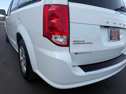 Used 2018 Dodge Grand Caravan SE w/ UConnect Hands-Free Group FWD image 14