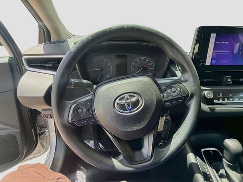 Used 2023 Toyota Corolla LE FWD image 10