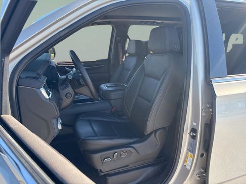 Used 2023 GMC Yukon XL Denali image 32