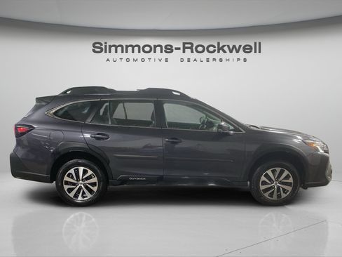 Used 2024 Subaru Outback AWD/4WD image 6