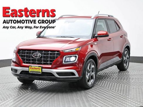Used 2024 Hyundai Venue Limited FWD image 1