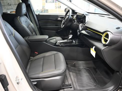 New 2026 Chevrolet Trax ACTIV w/ Sunroof Package FWD image 10