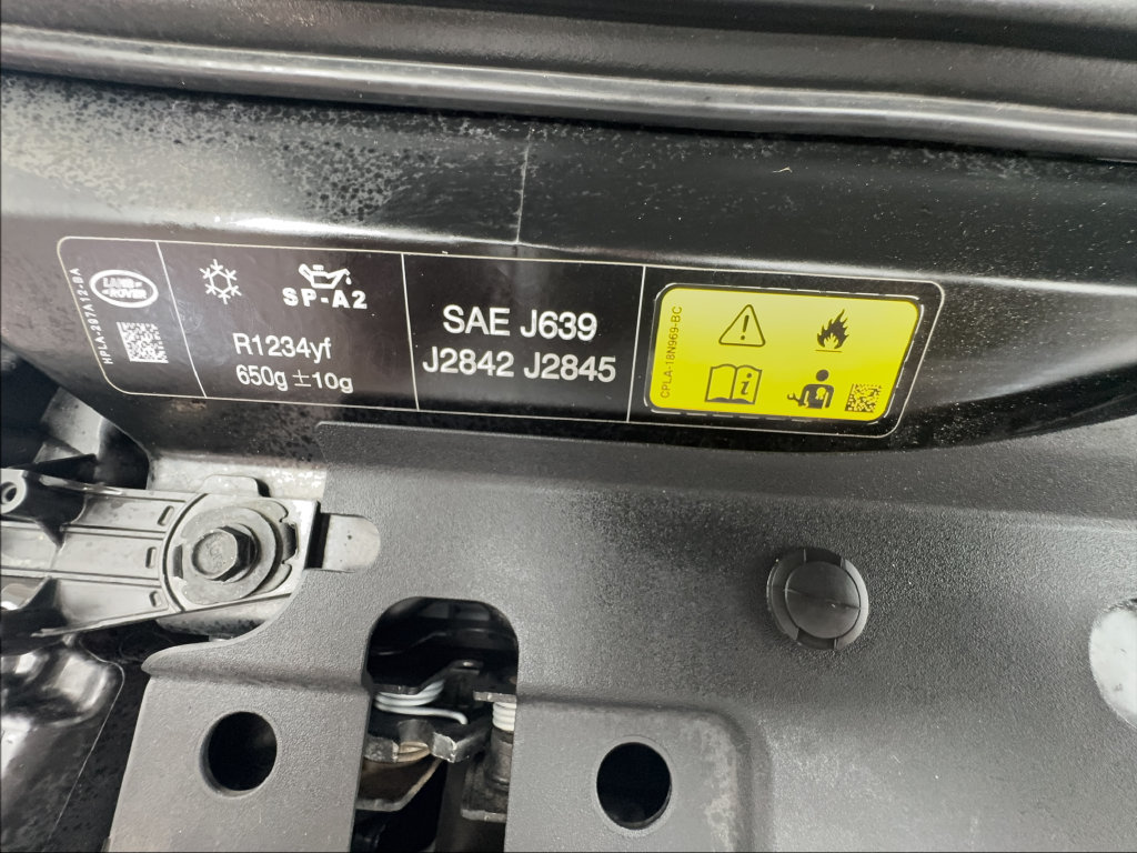 Used 2025 Land Rover Discovery S AWD/4WD image 45