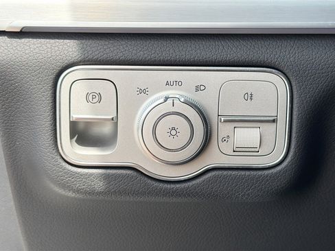 Used 2024 Mercedes-Benz GLE 350 4MATIC image 35