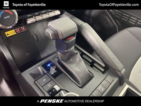 Certified 2025 Toyota Tacoma TRD Off-Road AWD/4WD image 31