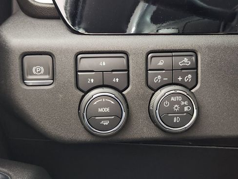 Used 2024 Chevrolet Silverado 2500 LT AWD/4WD image 27