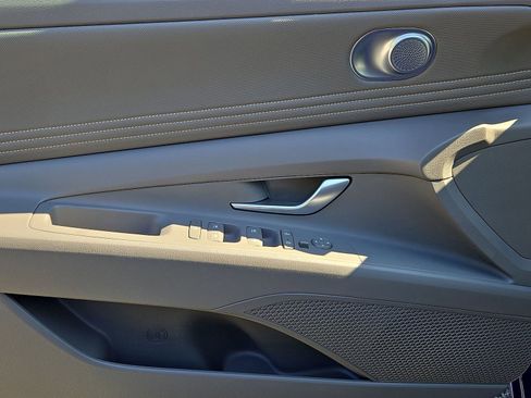 Certified 2023 Hyundai Elantra SEL w/ Convenience Package image 16