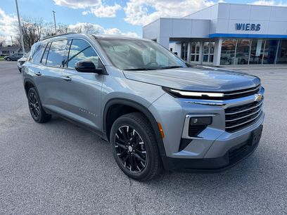 Certified 2025 Chevrolet Traverse LT w/ Sun and Wheel Package