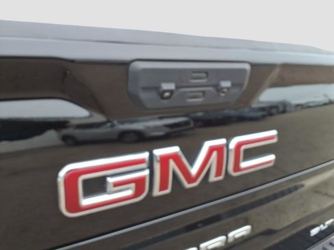 Used 2024 GMC Sierra 1500 SLT image 17